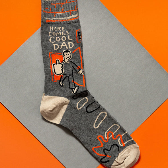 Funny socks for dad that say 'here comes cool dad'